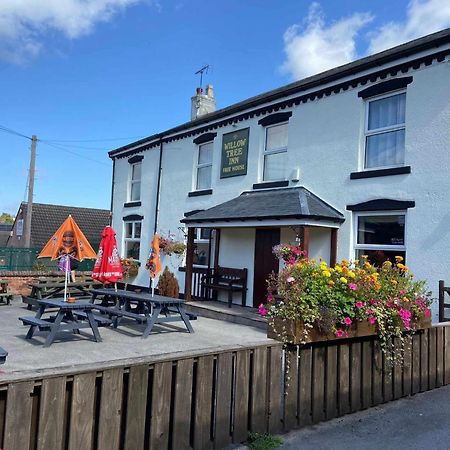 The Willow Tree Inn Pilsley  Esterno foto